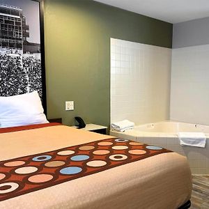 Super 8 By Wyndham Frankfort In